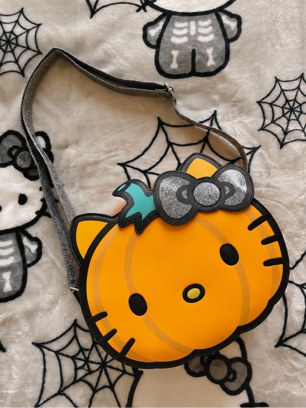 Loungefly Sanrio Hello Kitty Pumpkin Crossbody Bag Exclusive Halloween